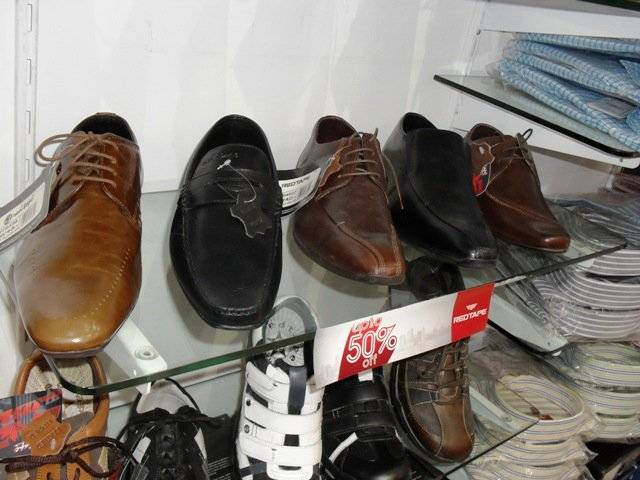 Red tape shoes hot sale store near me