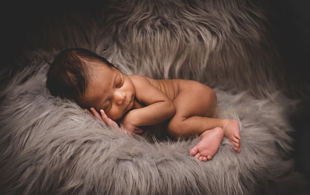 Baby Monitors with Noise Monitoring: How They Work and Why They Matter